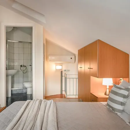 Lägenhet Koutouki Home! *